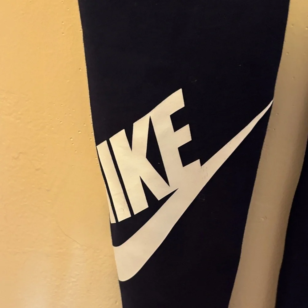 Nike sleek navy